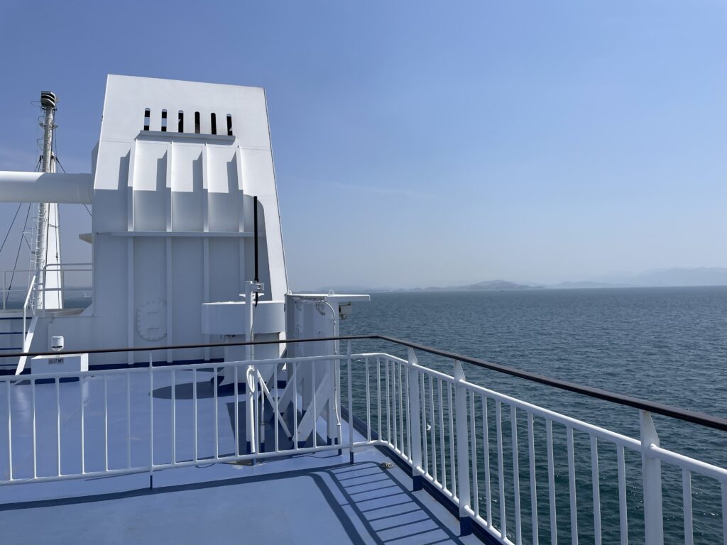 南海フェリーで和歌山港から徳島港へ向かう船上