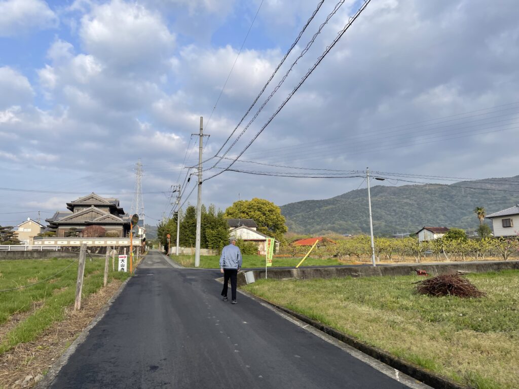 のどかな田園風景。要所要所に案内看板があり分かりやすい。