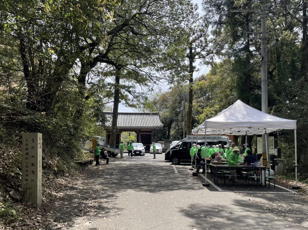 ボランティアさんたちがお接待してくれていた