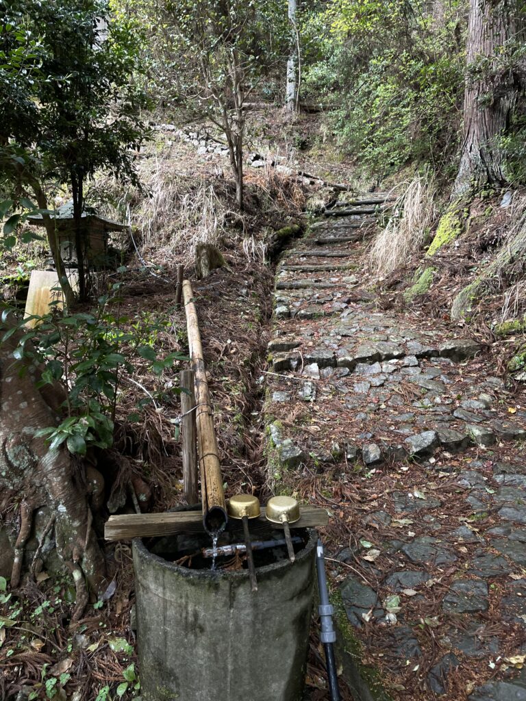 「柳の水」（湧き水）
