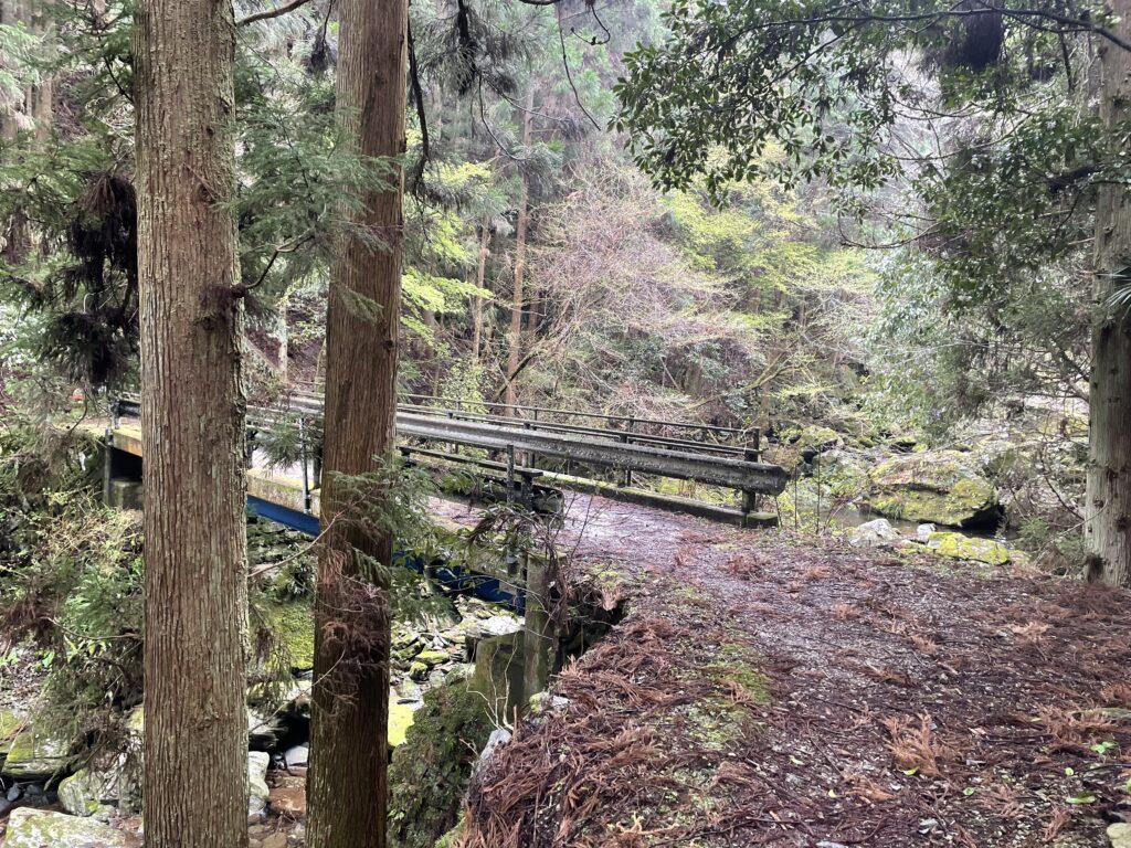 左右内川を渡る橋