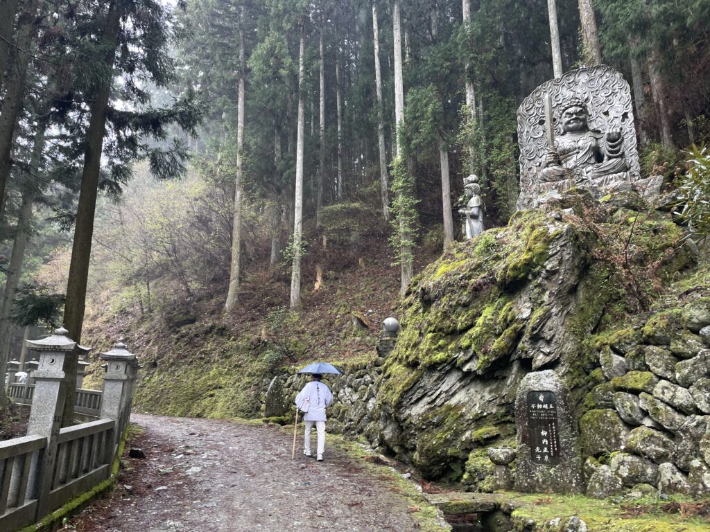 大きな不動明王