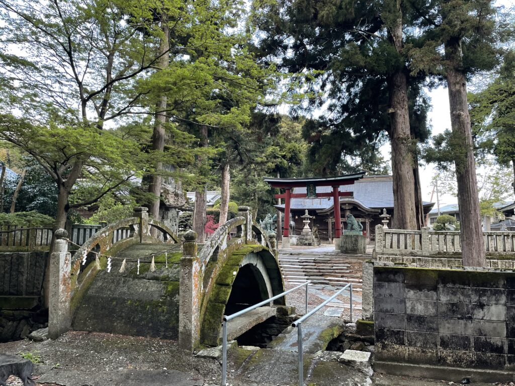 まんまるの太鼓橋