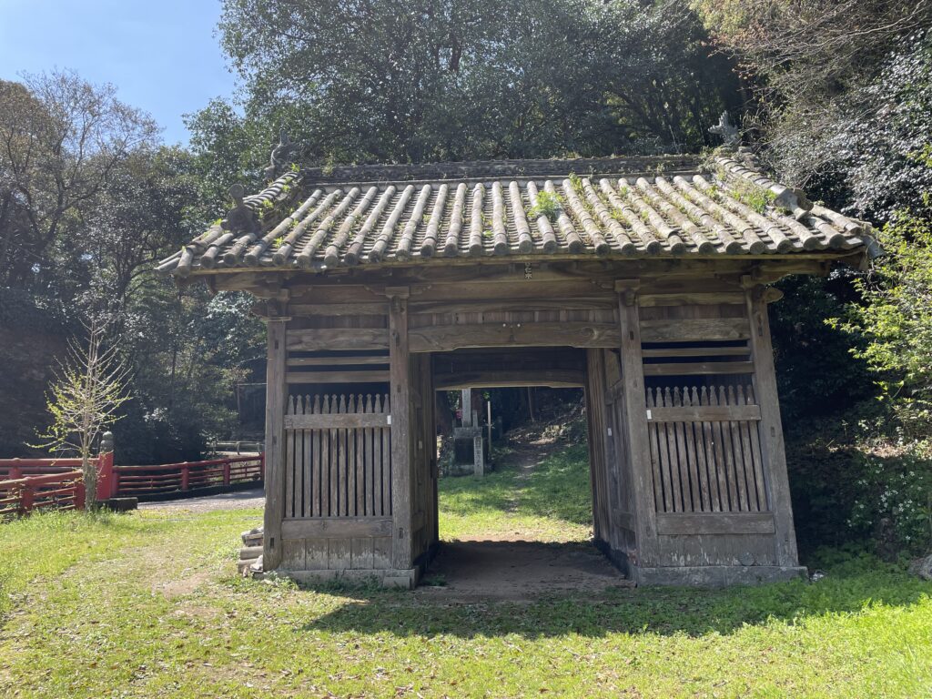 18番札所・恩山寺の山門