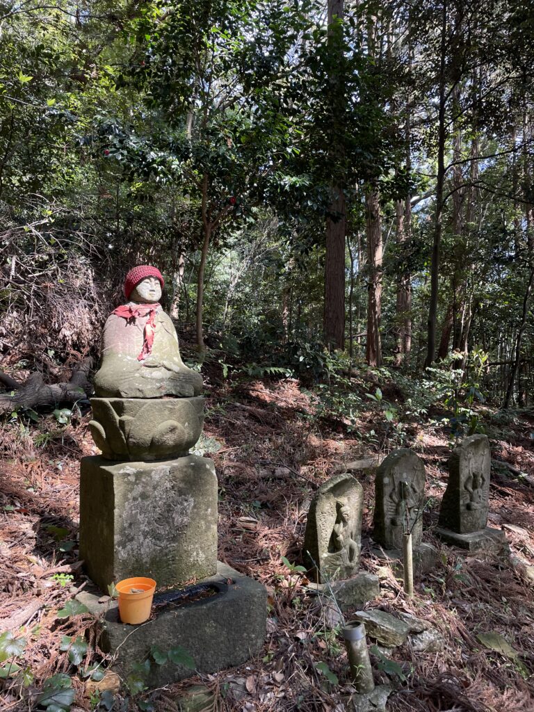 参道のお地蔵さま