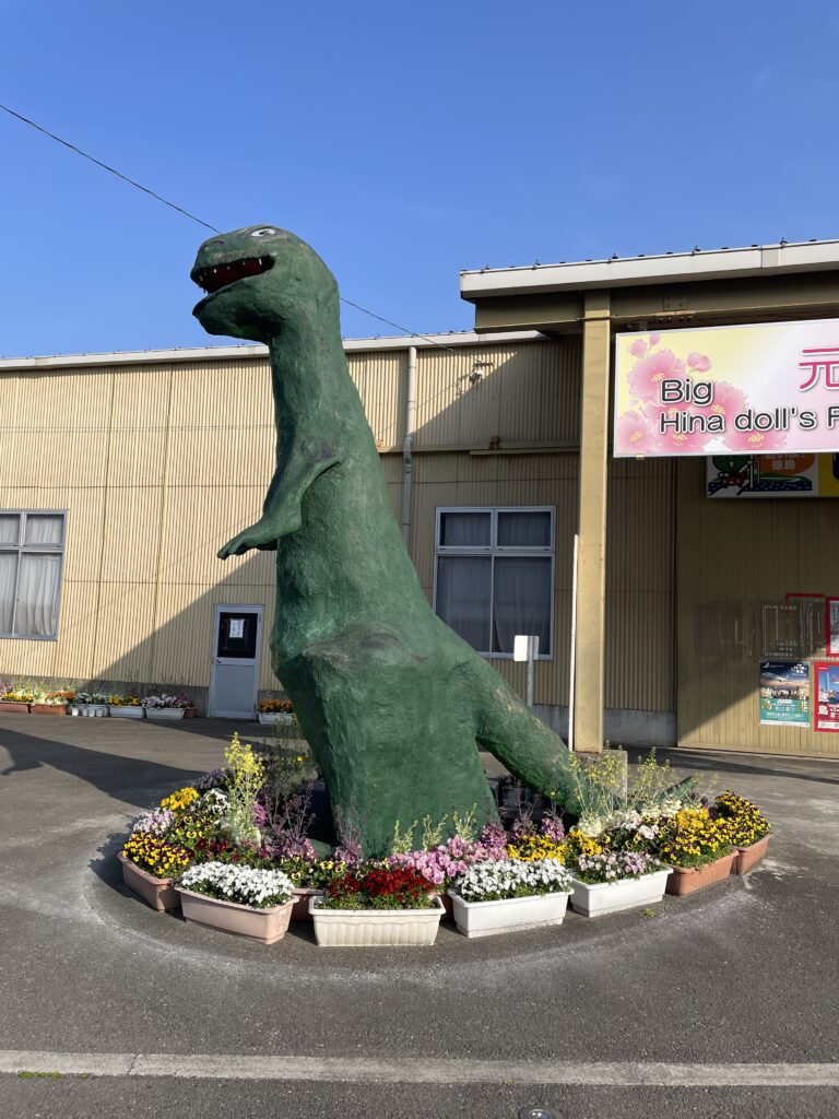 恐竜のモニュメント