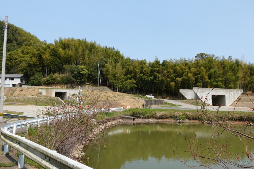 「四国横断道路」建設現場