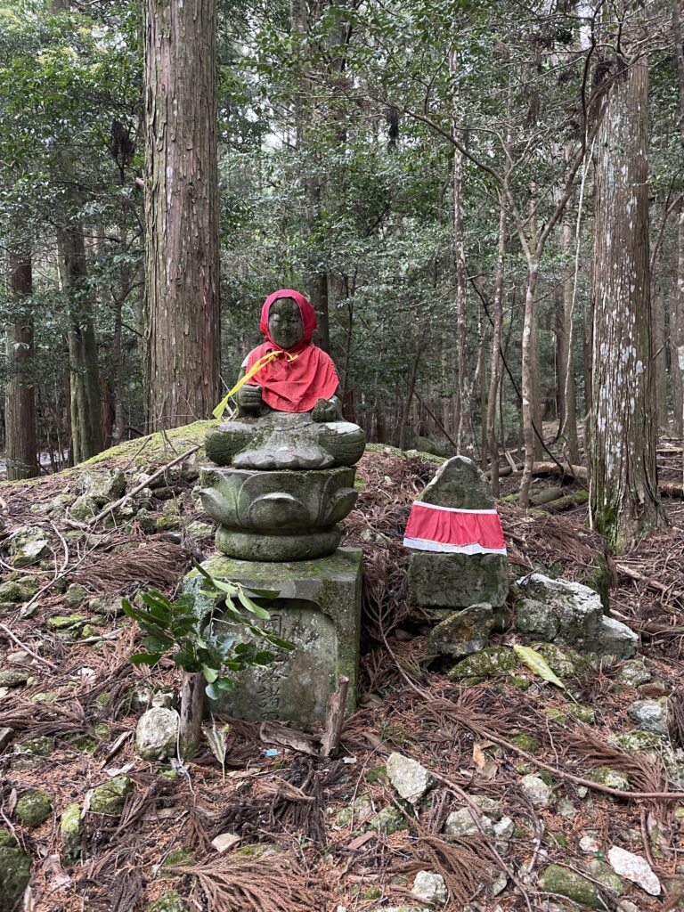 大師像と思われる