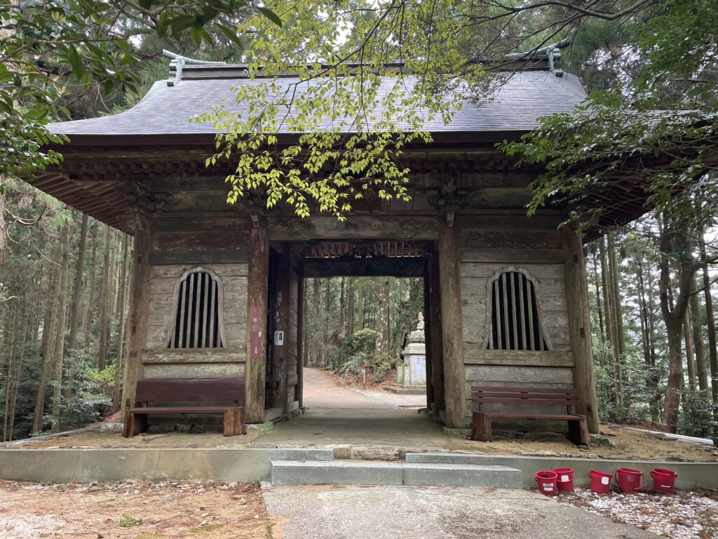 第21番札所・太龍寺の山門