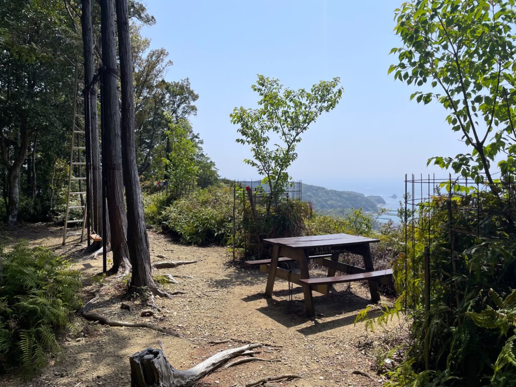 貝谷峠の展望所