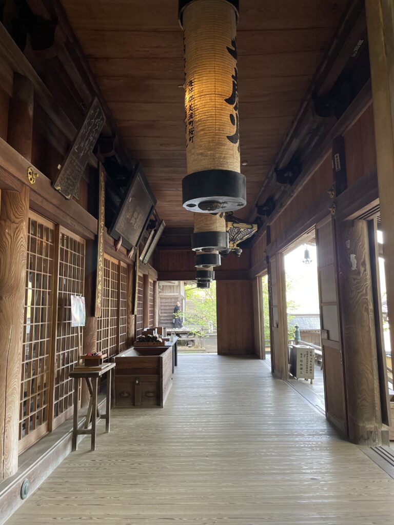 本堂の廊下