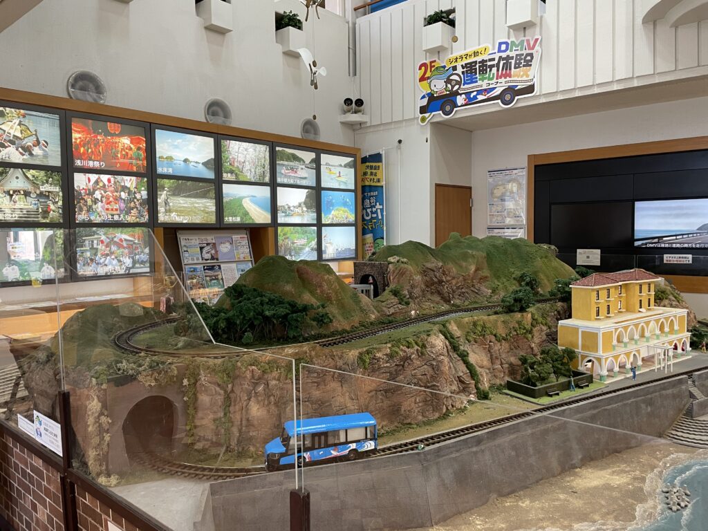 DMVが走るジオラマ