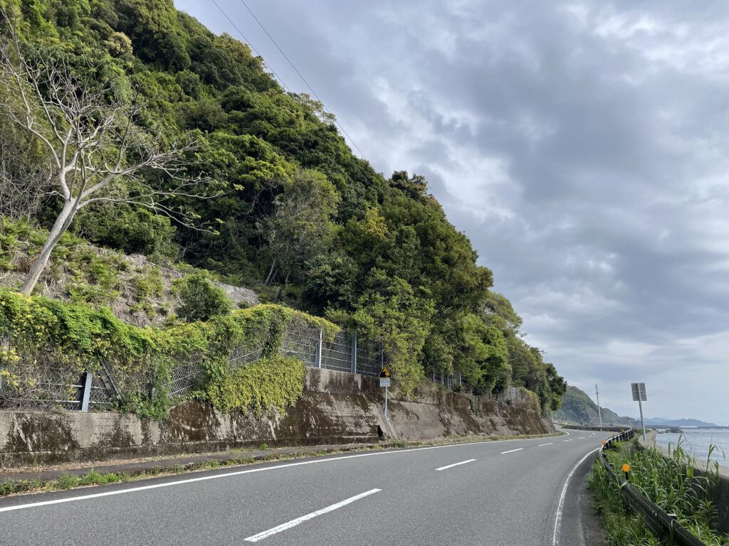 国道と並走する旧道跡