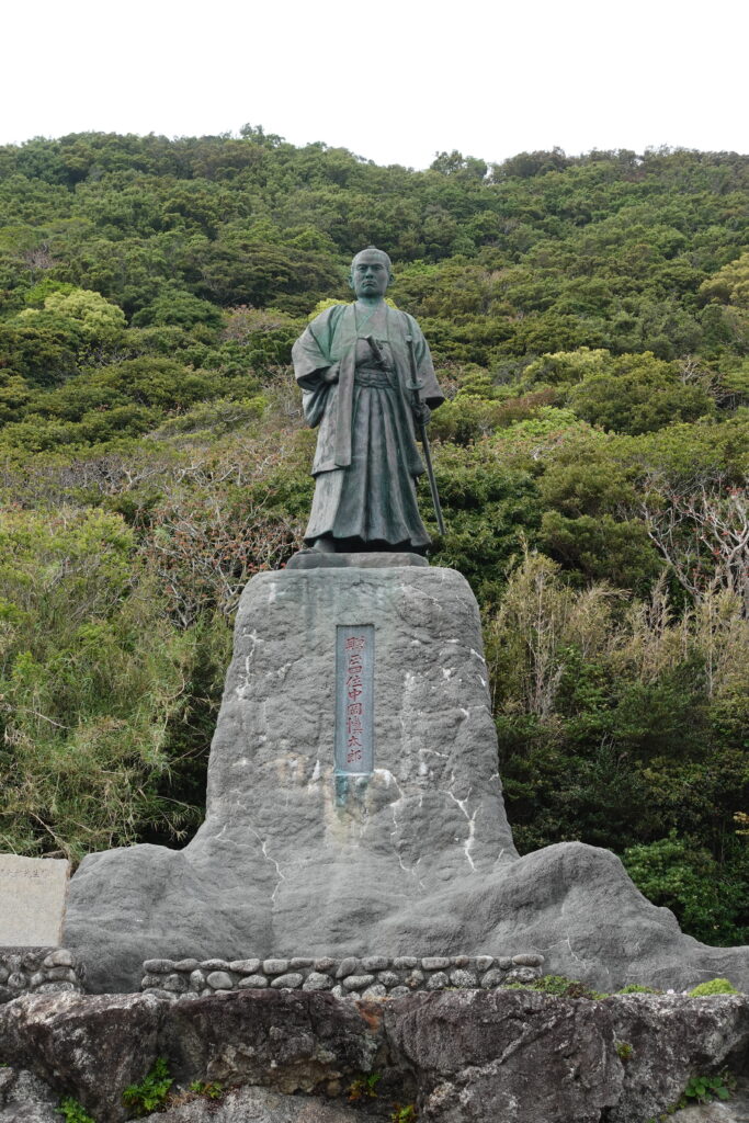 中岡慎太郎像