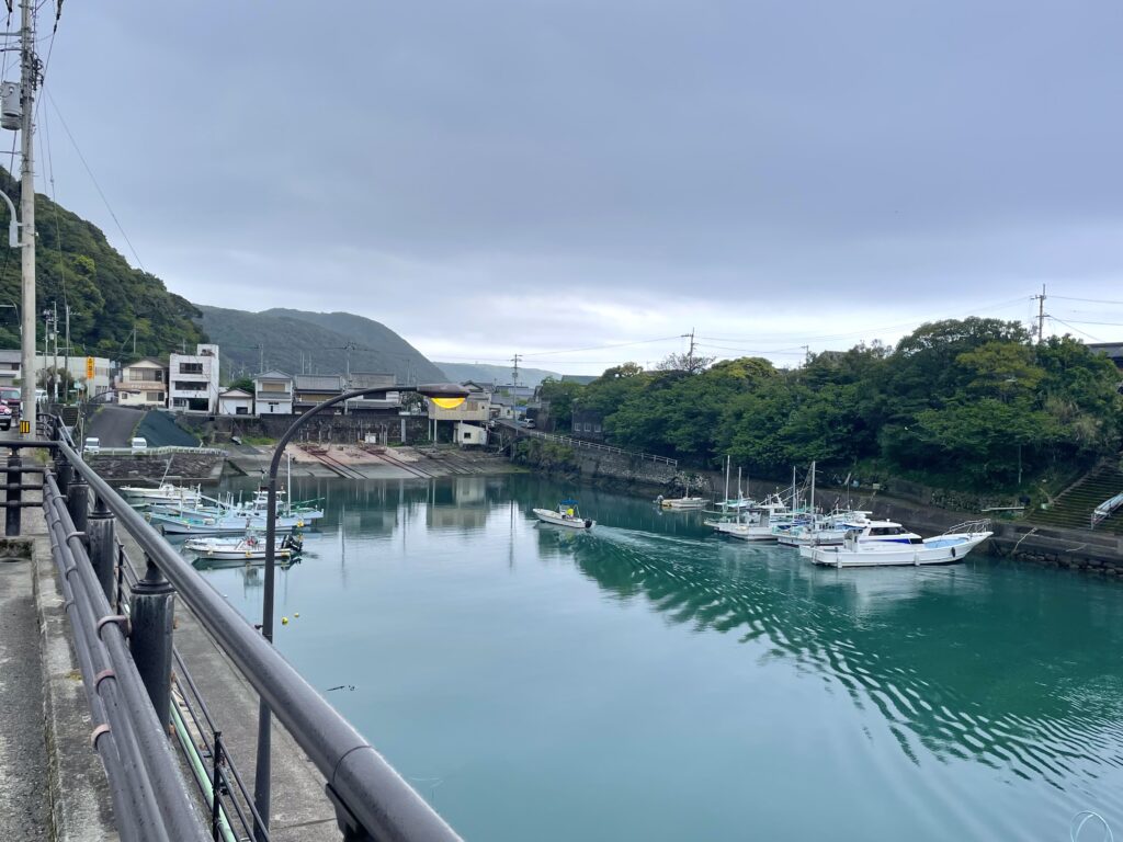 漁船が帰っていった