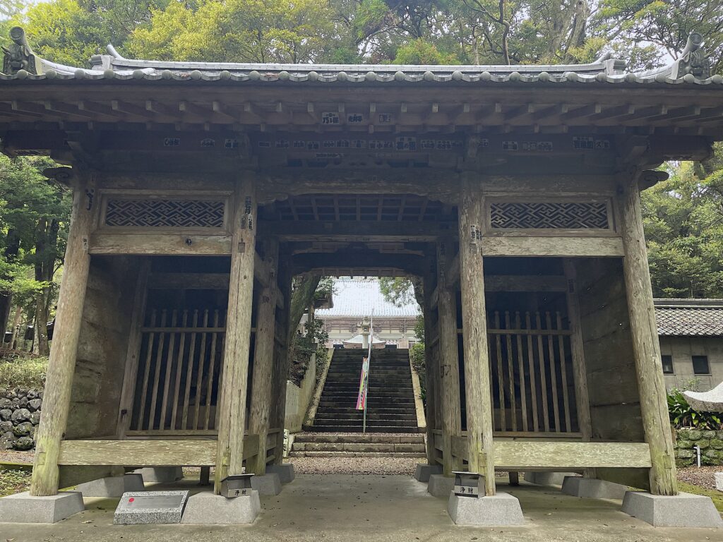 第26番札所・金剛頂寺山門