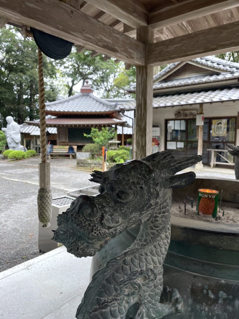 香炉の龍